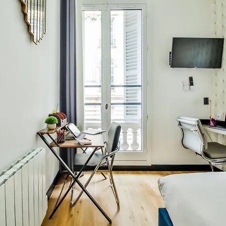 Ws Champs-elysees - Colomb باريس